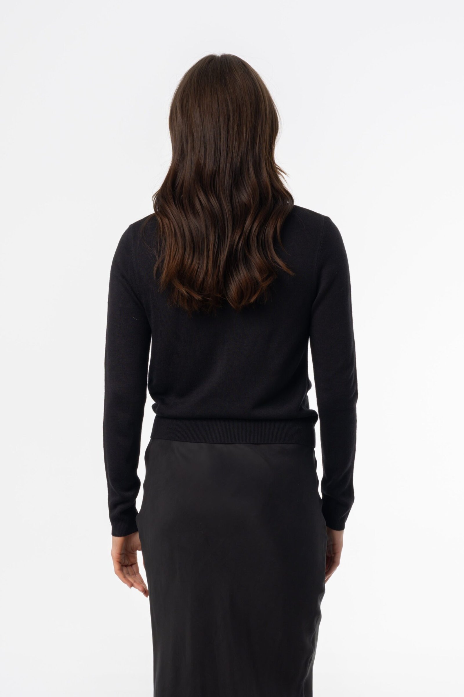 Black Fine Knit Round Neck Cardi - Image 3